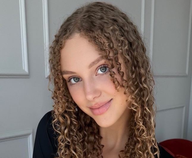 Zoey Curly